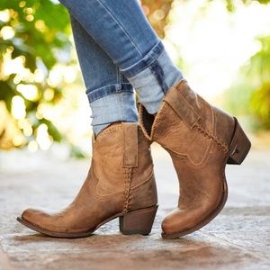 Lane Plain Jane Shortie